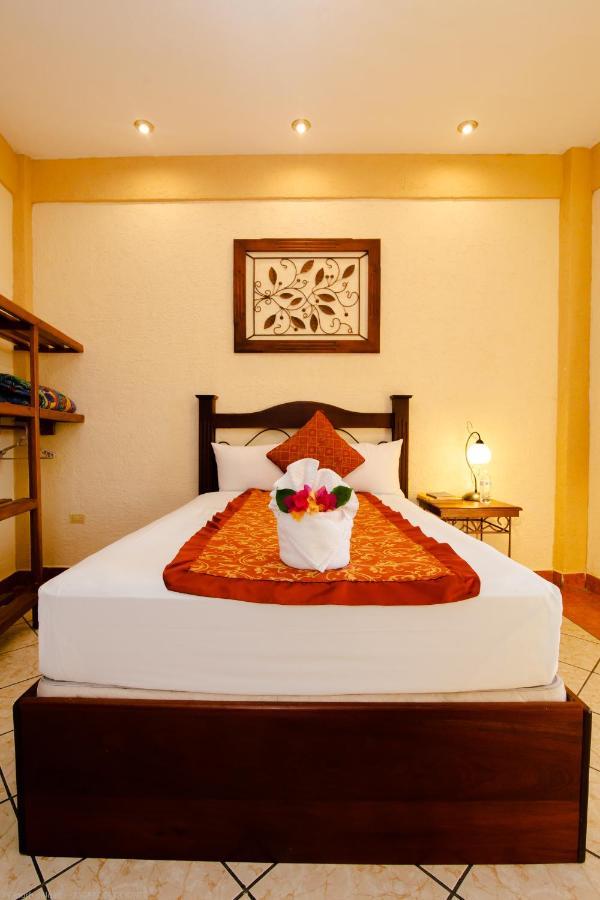 Hotel Quinta Maya Флорес Экстерьер фото