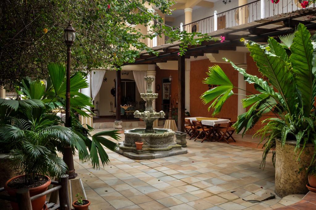 Hotel Quinta Maya Флорес Экстерьер фото