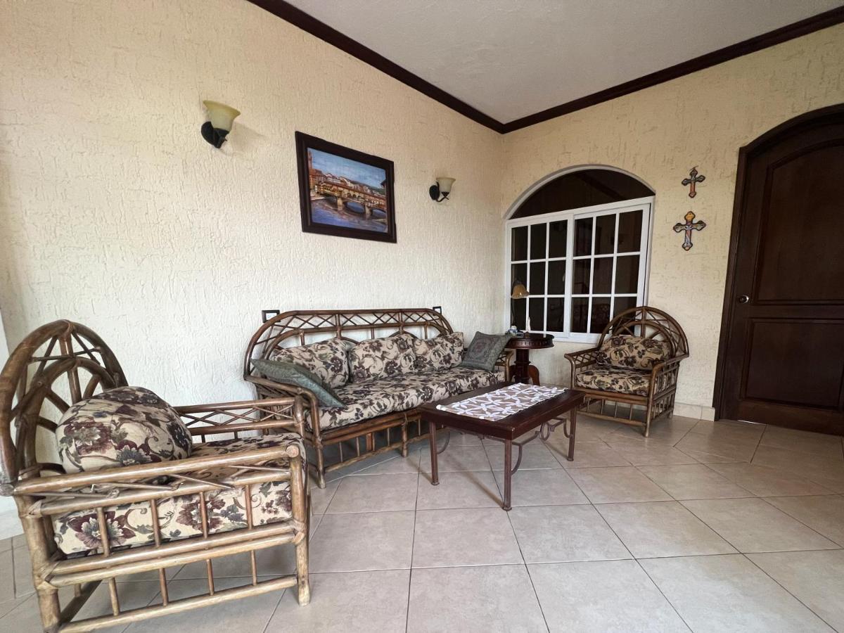 Hotel Quinta Maya Флорес Экстерьер фото