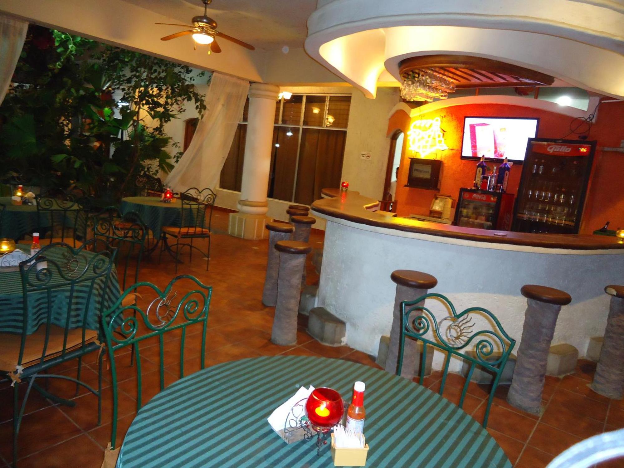 Hotel Quinta Maya Флорес Экстерьер фото